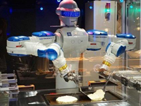 日本长崎的海茵娜餐馆的主厨和服务员都是机器人