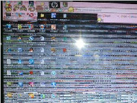 电脑屏幕出现条纹是什么原因导致的？电脑屏幕花屏怎么解决？