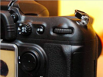 尼康d200单反相比于其他相机有哪些优势特点