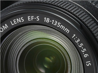 佳能15-85mm和18-135mm镜头哪个更值得入手